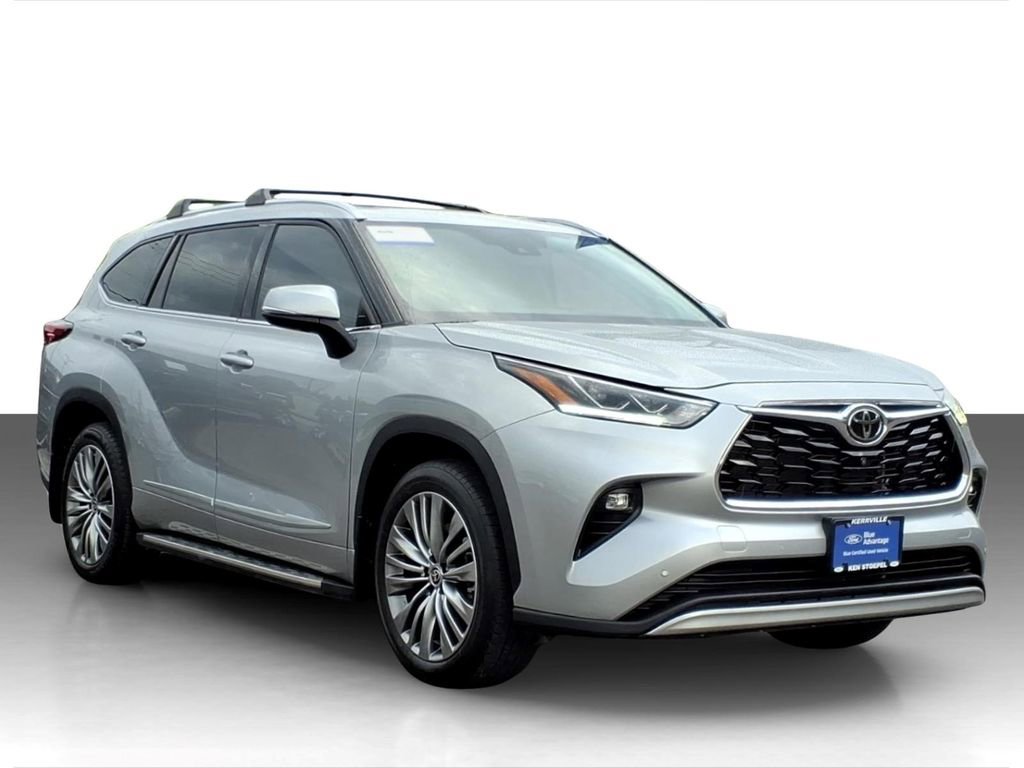 Used 2021 Toyota Highlander Platinum image 1