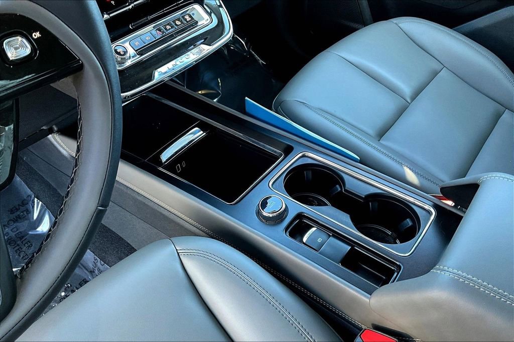 Used 2025 Lincoln Corsair Premiere image 20
