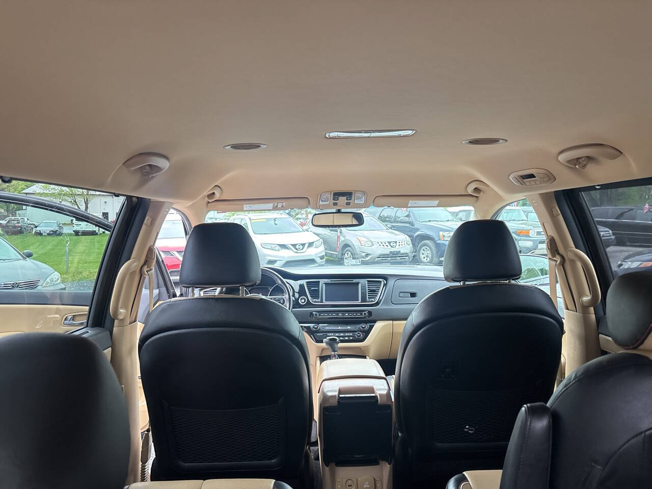Used 2015 Kia Sedona SX FWD image 22
