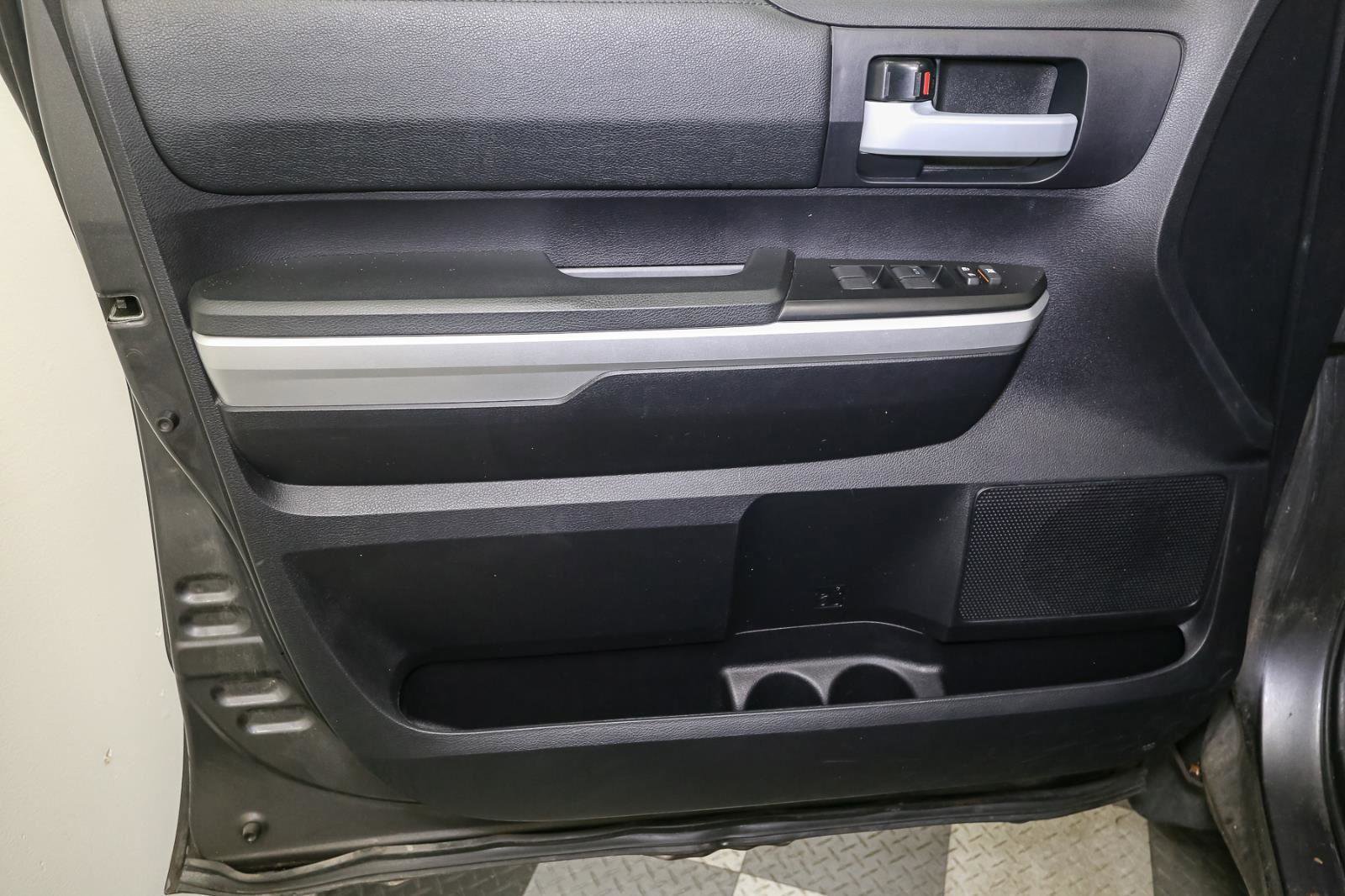 Used 2016 Toyota Tundra SR5 image 34