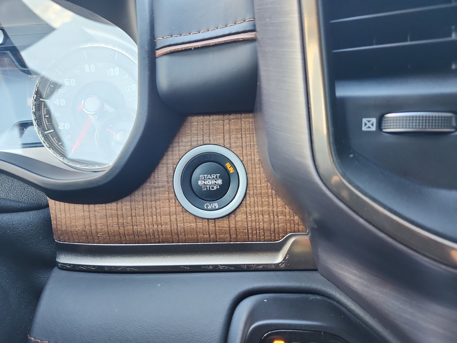 Used 2019 RAM 1500 Laramie Longhorn w/ Trailer Tow Group AWD/4WD image 23