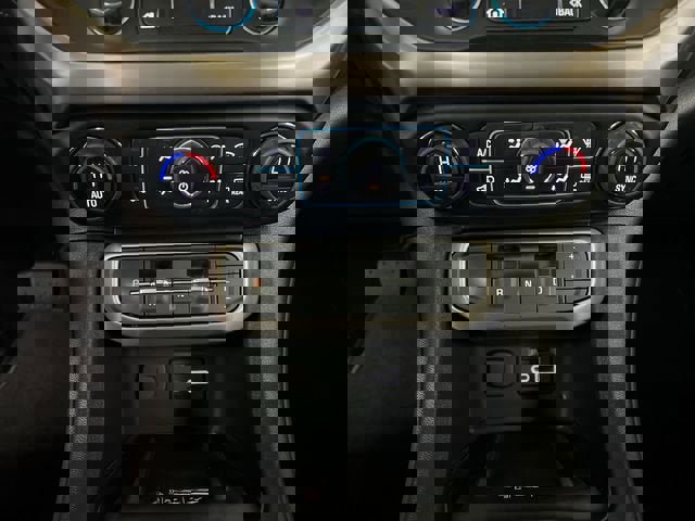 Certified 2023 GMC Acadia Denali w/ Denali Ultimate Package image 18