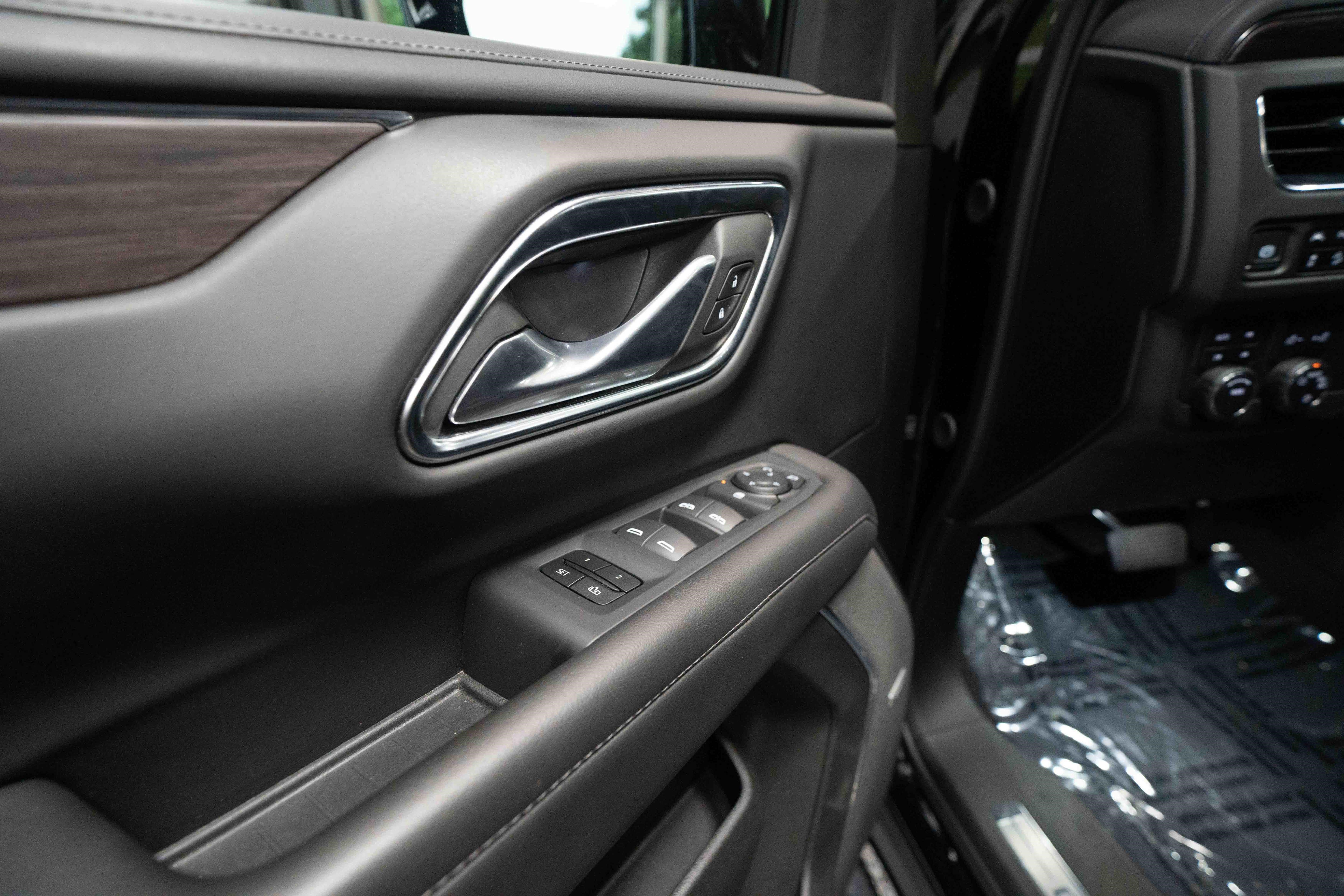 Used 2023 Chevrolet Tahoe Z71 AWD/4WD image 7