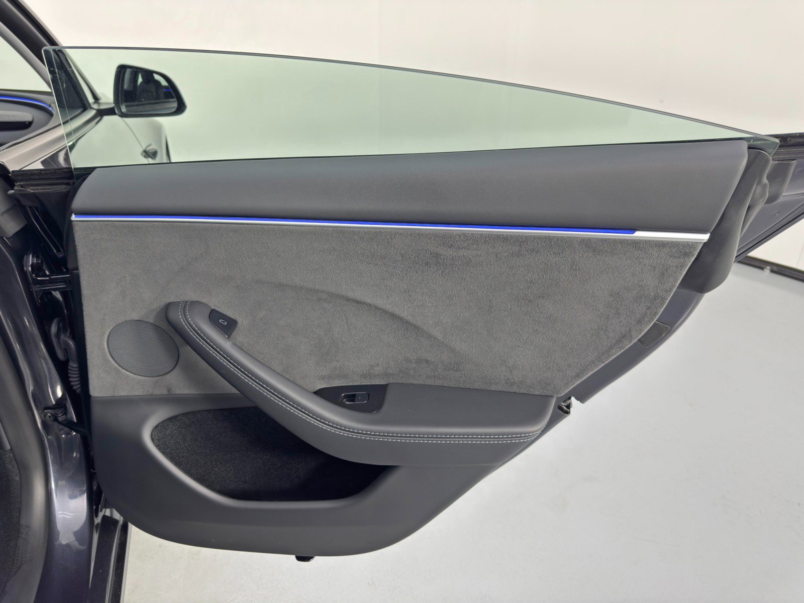 Used 2024 Tesla Model 3 Long Range image 49