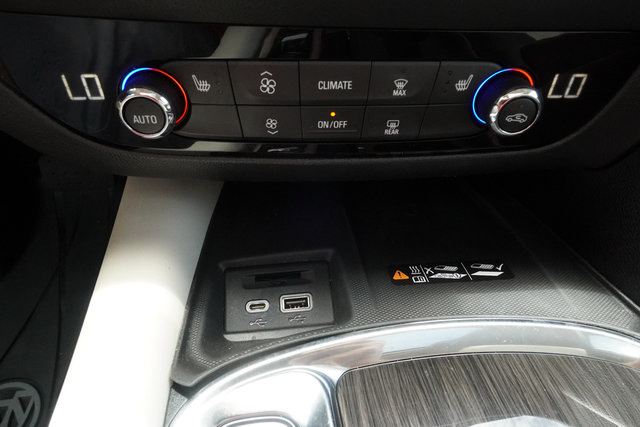 Used 2023 Buick Enclave Essence w/ Experience Buick Package FWD image 18