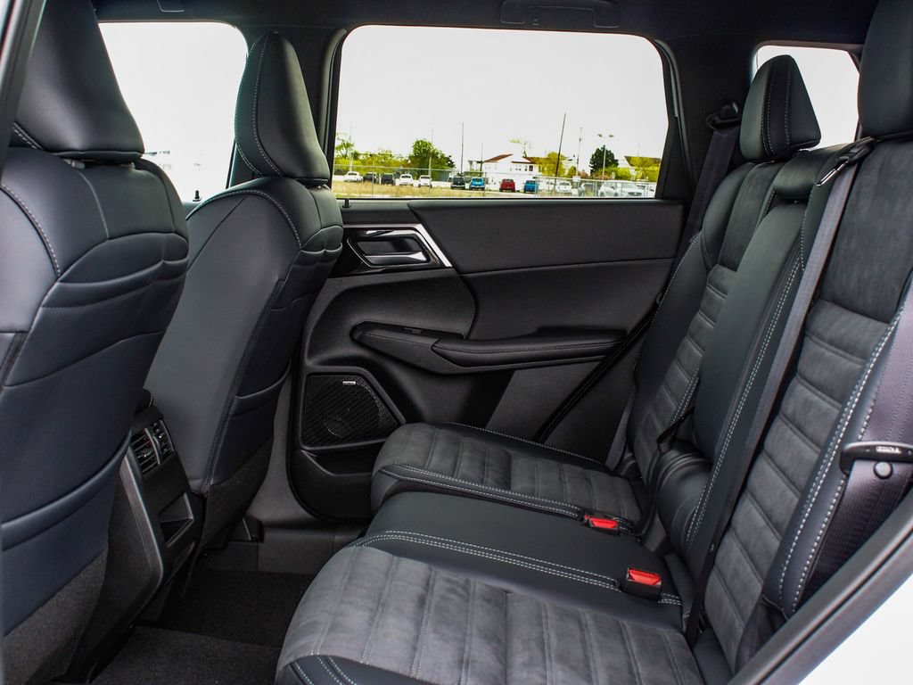 New 2026 Mitsubishi Outlander LE AWD/4WD image 34