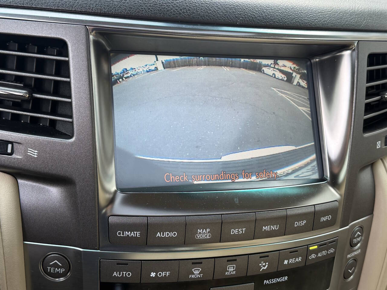 Used 2009 Lexus LX 570 4WD image 16