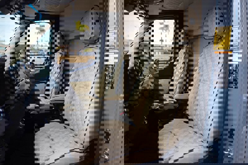 Used 2023 Mercedes-Benz Sprinter 3500 w/ Parking Package image 12