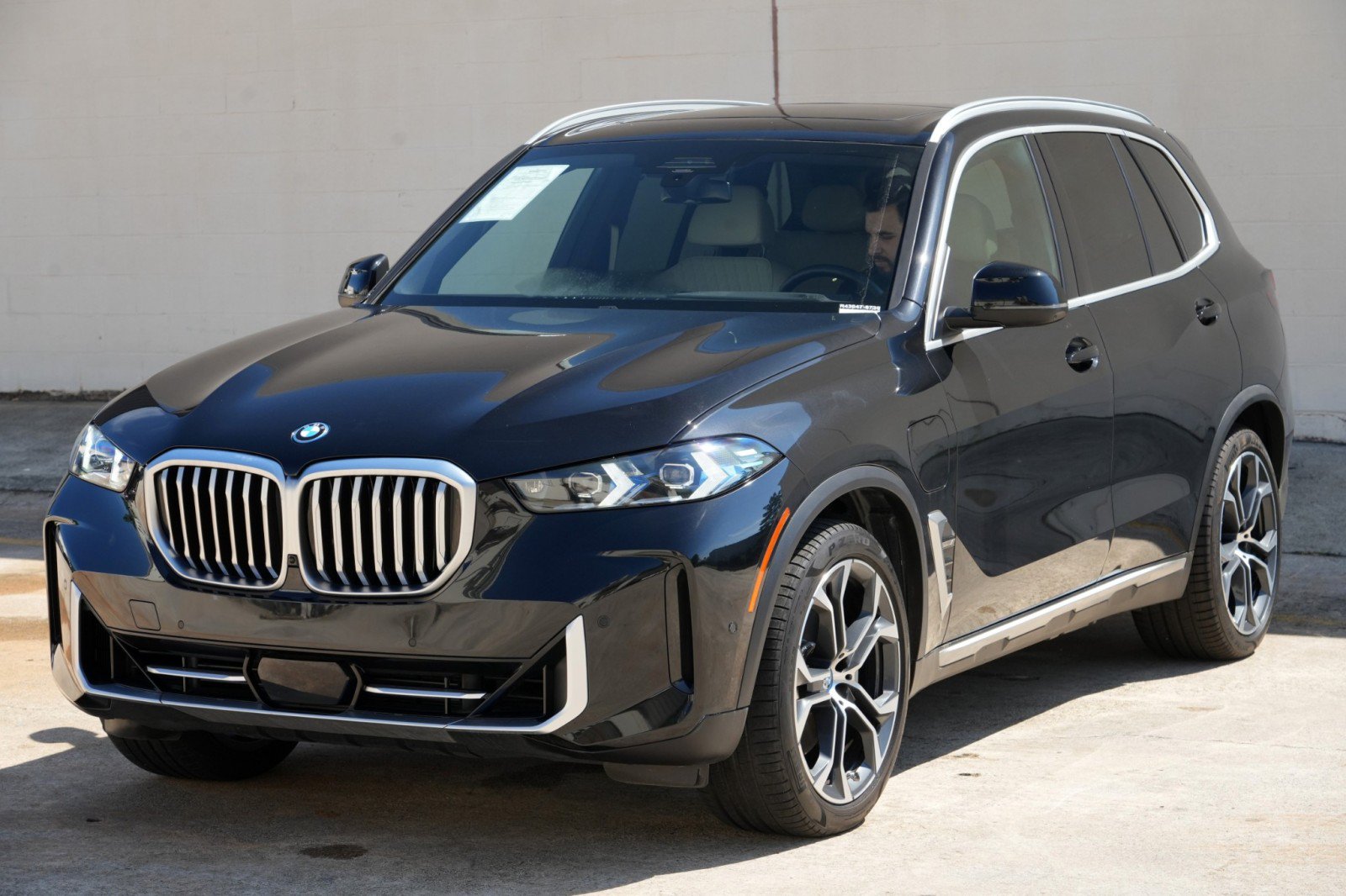 Used 2024 BMW X5 xDrive50e w/ Premium Package AWD/4WD image 54