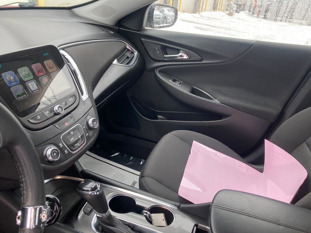 Used 2016 Chevrolet Malibu LT image 16