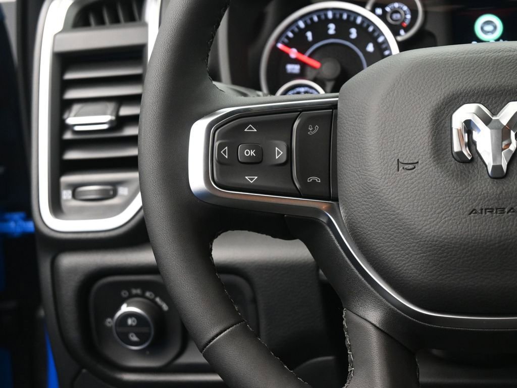 New 2026 RAM 1500 4x4 Crew Cab image 33
