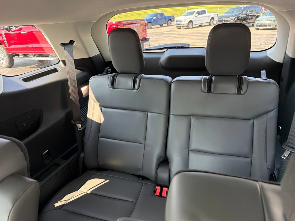 New 2026 Ford Explorer Active w/ Active Comfort Package AWD/4WD image 13