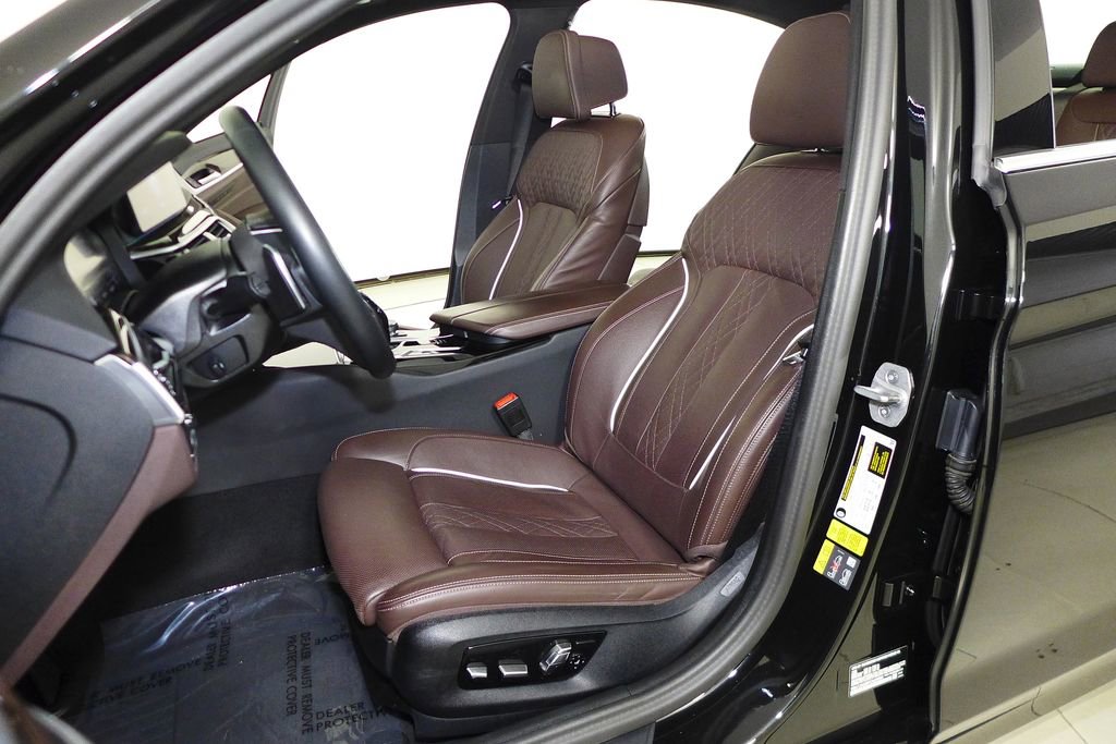 Certified 2023 BMW 530e w/ Premium Package image 21