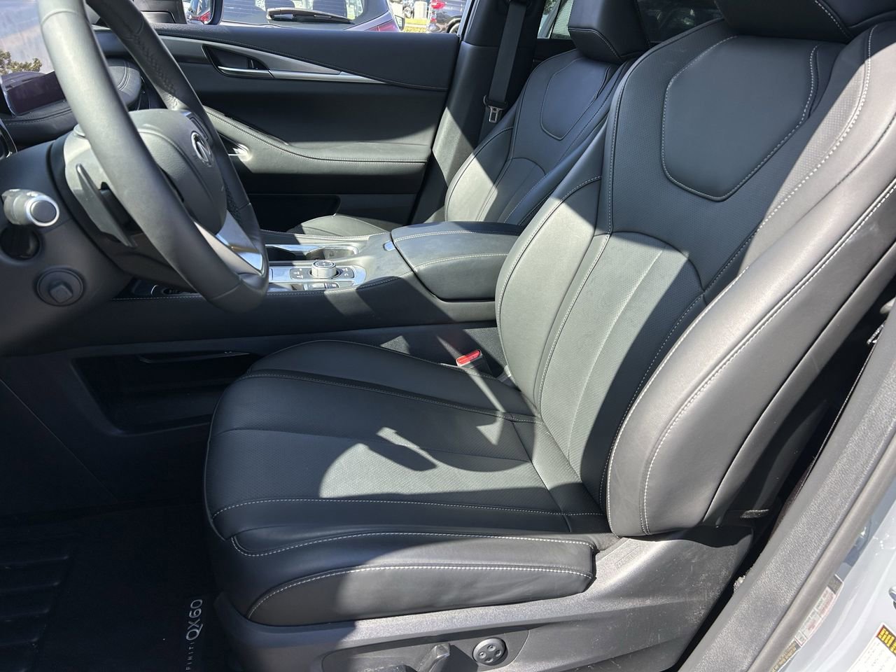 Certified 2026 INFINITI QX60 Luxe w/ Cargo Package FWD image 7