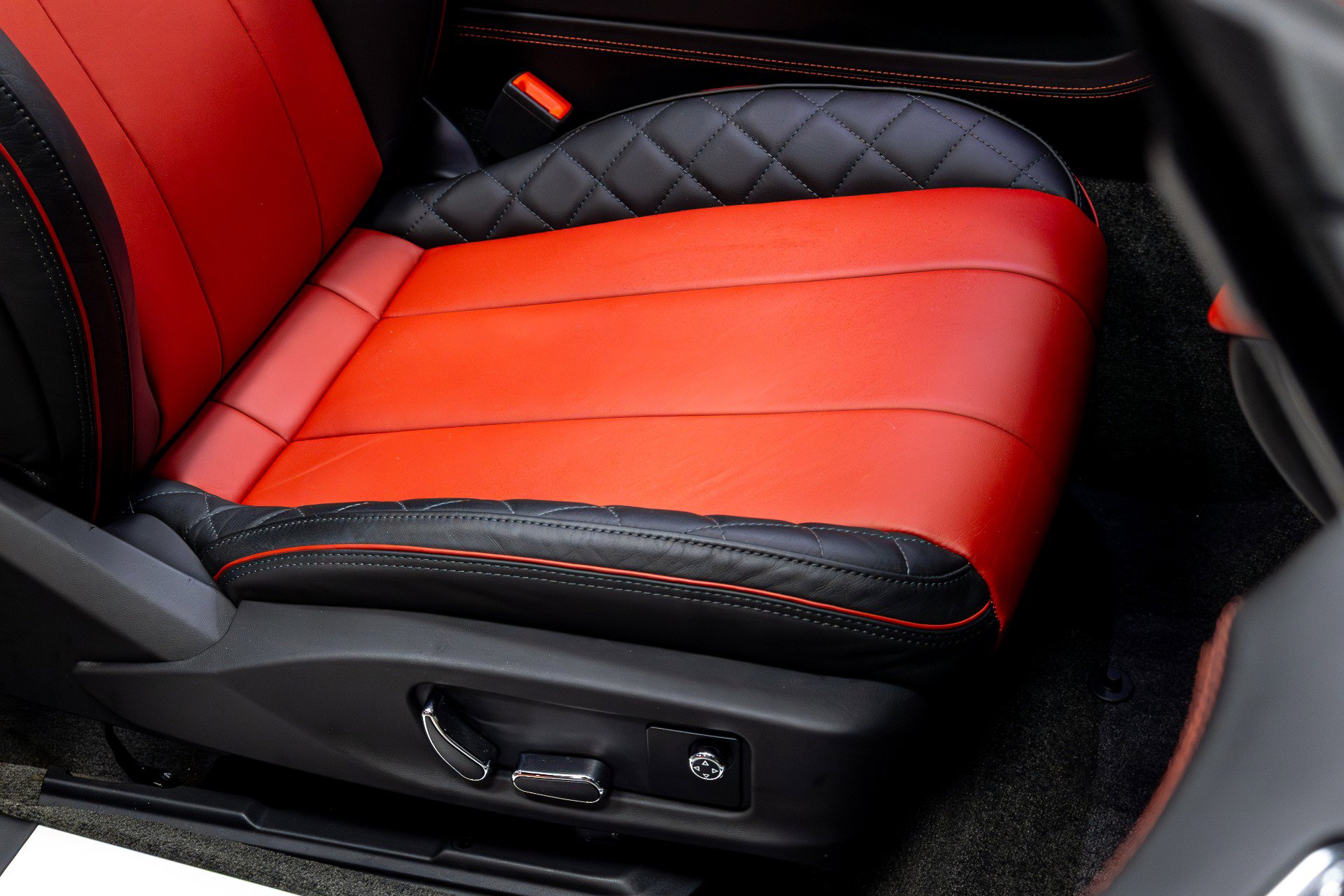 Used 2020 Bentley Continental GT image 25