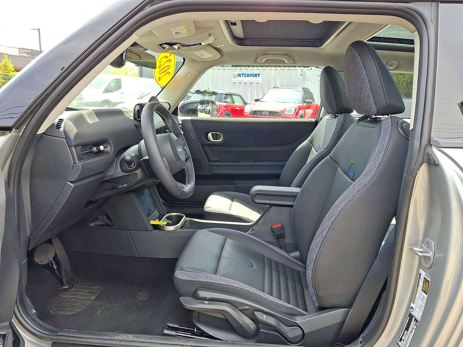 Used 2025 MINI Cooper 2-Door Hardtop FWD image 14