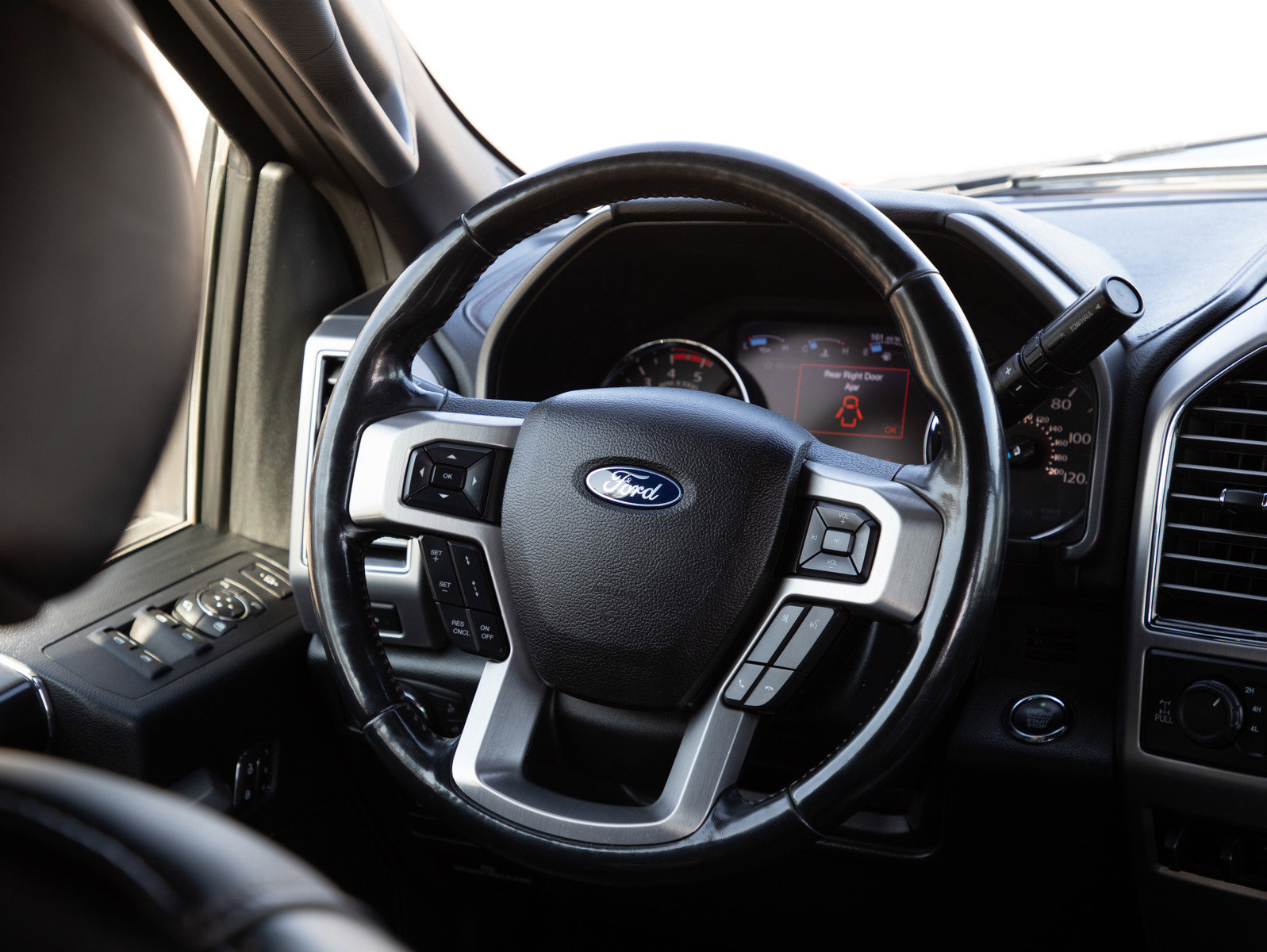 Used 2019 Ford F250 Platinum w/ Platinum Ultimate Package image 16