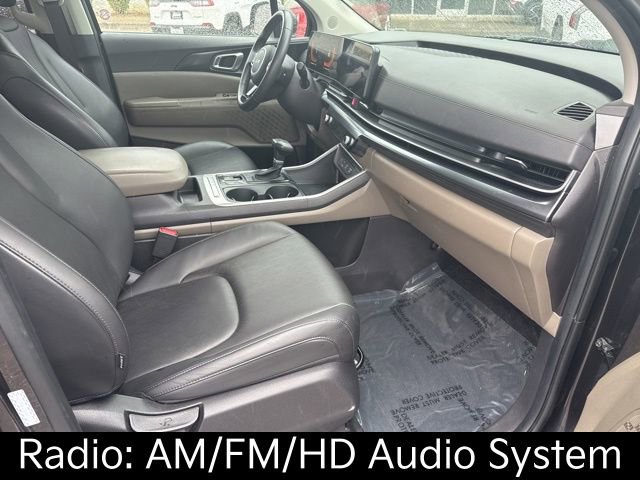 Certified 2025 Kia Carnival image 5