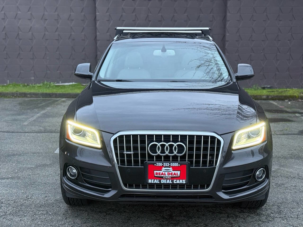 Used 2017 Audi Q5 2.0T Premium Plus w/ Technology Package image 2