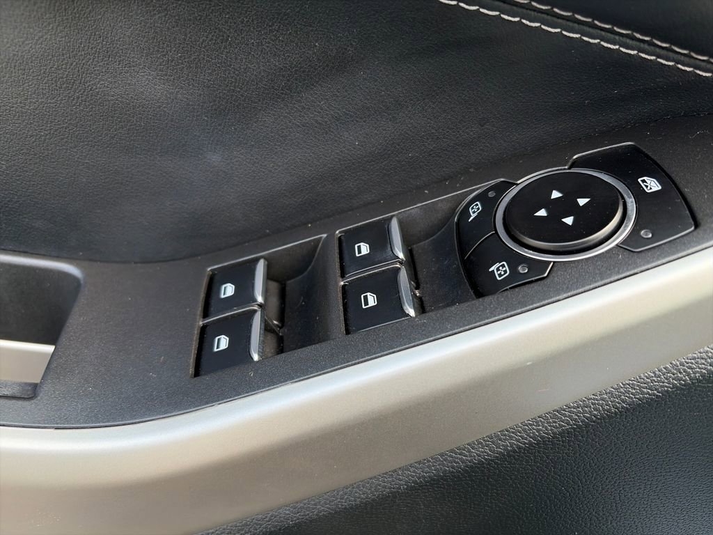 Used 2023 Ford Explorer XLT w/ Equipment Group 202A image 19