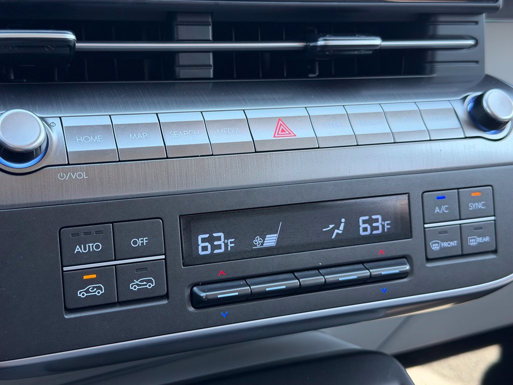 Used 2025 Hyundai Kona Limited FWD image 25