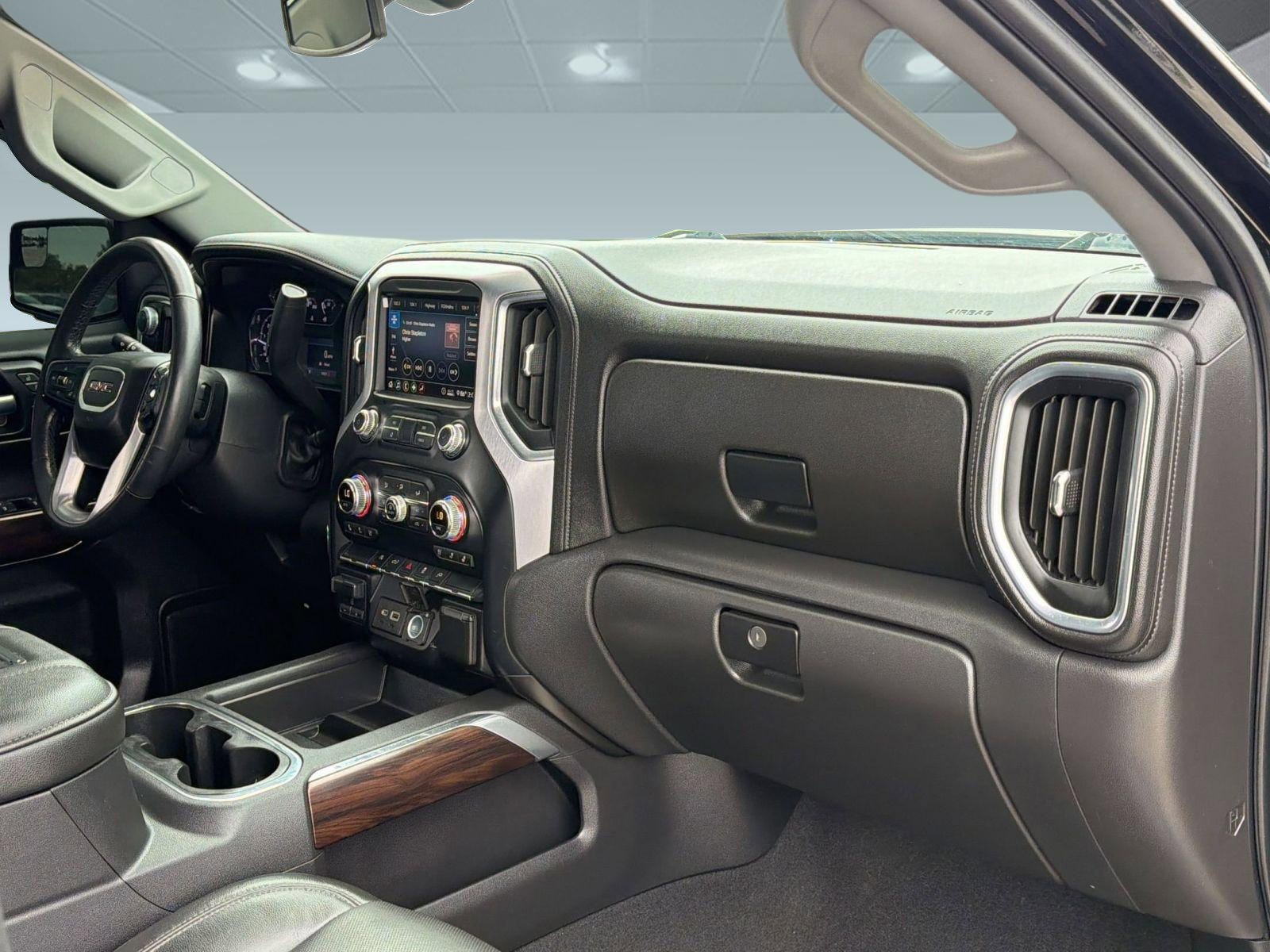 Used 2020 GMC Sierra 1500 SLT RWD image 29