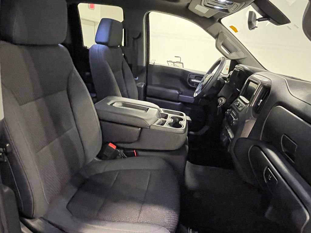 Used 2020 Chevrolet Silverado 1500 Custom w/ Custom Value Package image 25