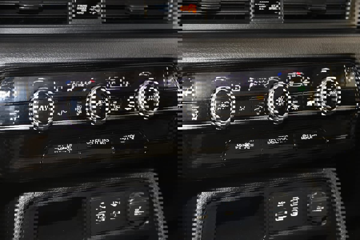 Used 2023 Honda Pilot TrailSport image 38