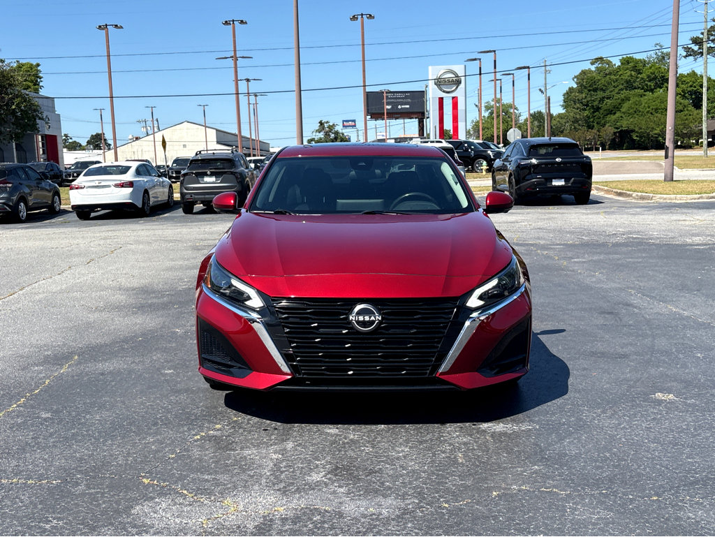 Used 2023 Nissan Altima 2.5 SL FWD image 2