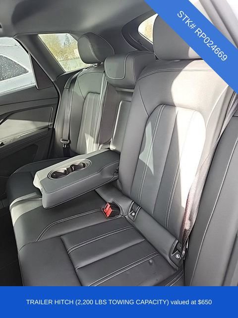 Used 2024 Audi Q4 e-tron Premium Plus w/ Premium Plus image 4