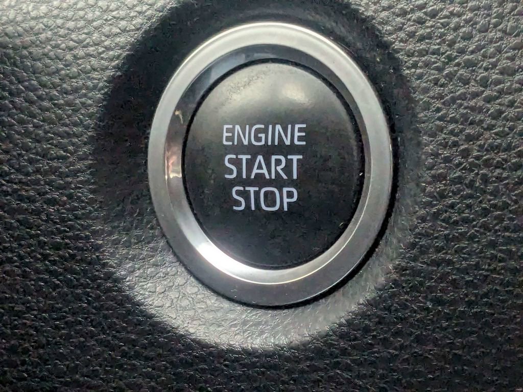 Used 2020 Toyota Corolla SE image 29