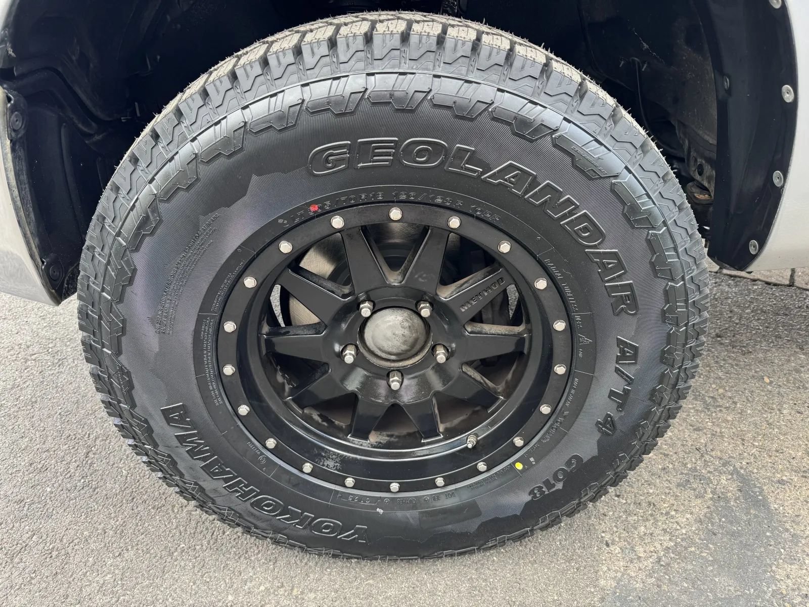 Used 2010 Toyota Tundra 4x4 CrewMax w/ Tow Pkg image 15