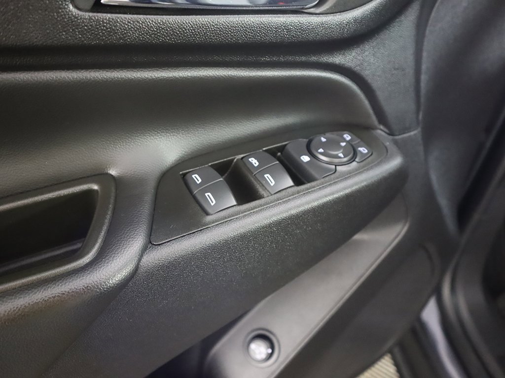 Used 2023 Chevrolet Equinox LT image 36