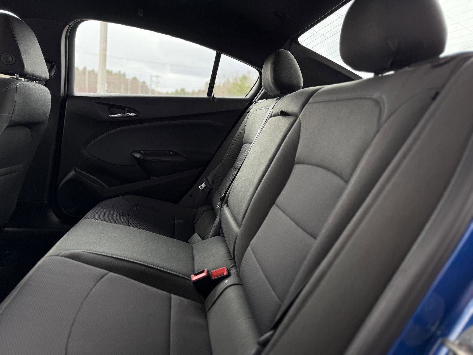 Used 2018 Chevrolet Cruze LT w/ Convenience Package image 13