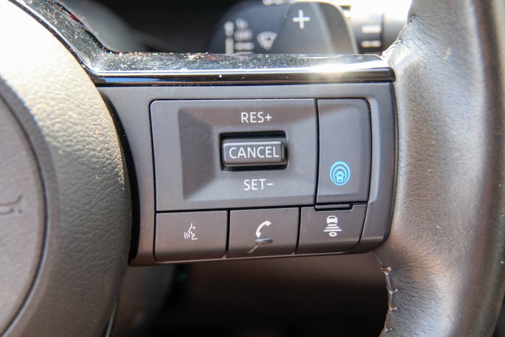 Used 2024 Nissan Rogue SL FWD image 13
