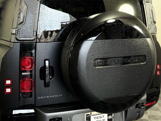 Used 2025 Land Rover Defender 130 Outbound AWD/4WD image 15