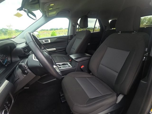 Used 2024 Ford Explorer XLT AWD/4WD image 26