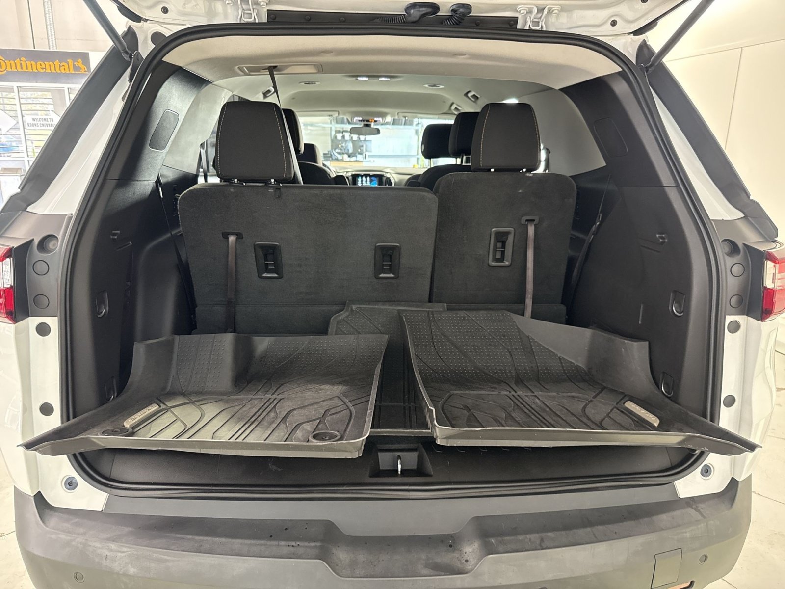Used 2019 Chevrolet Traverse LT FWD image 27