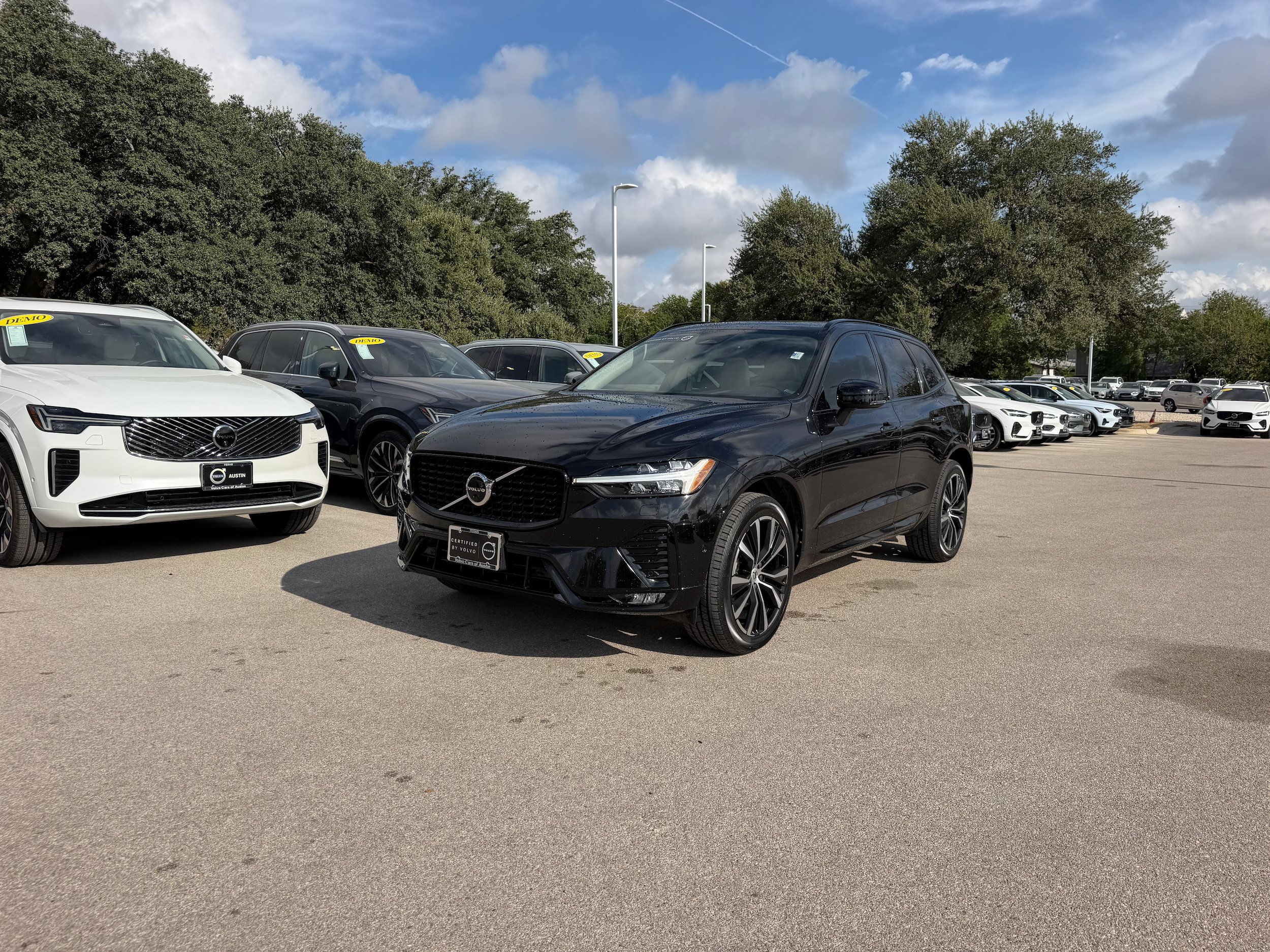 Certified 2023 Volvo XC60 B5 Ultimate w/ Climate Package AWD/4WD image 2