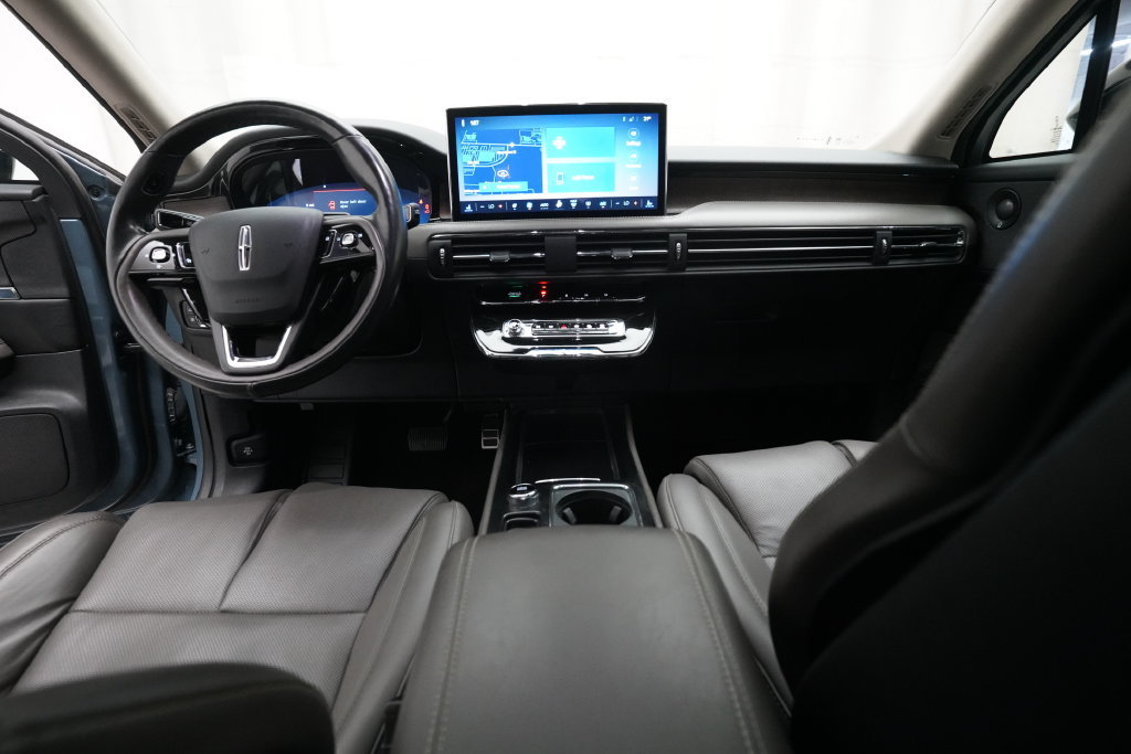 Used 2023 Lincoln Corsair Grand Touring w/ Equipment Group 302A AWD/4WD image 5