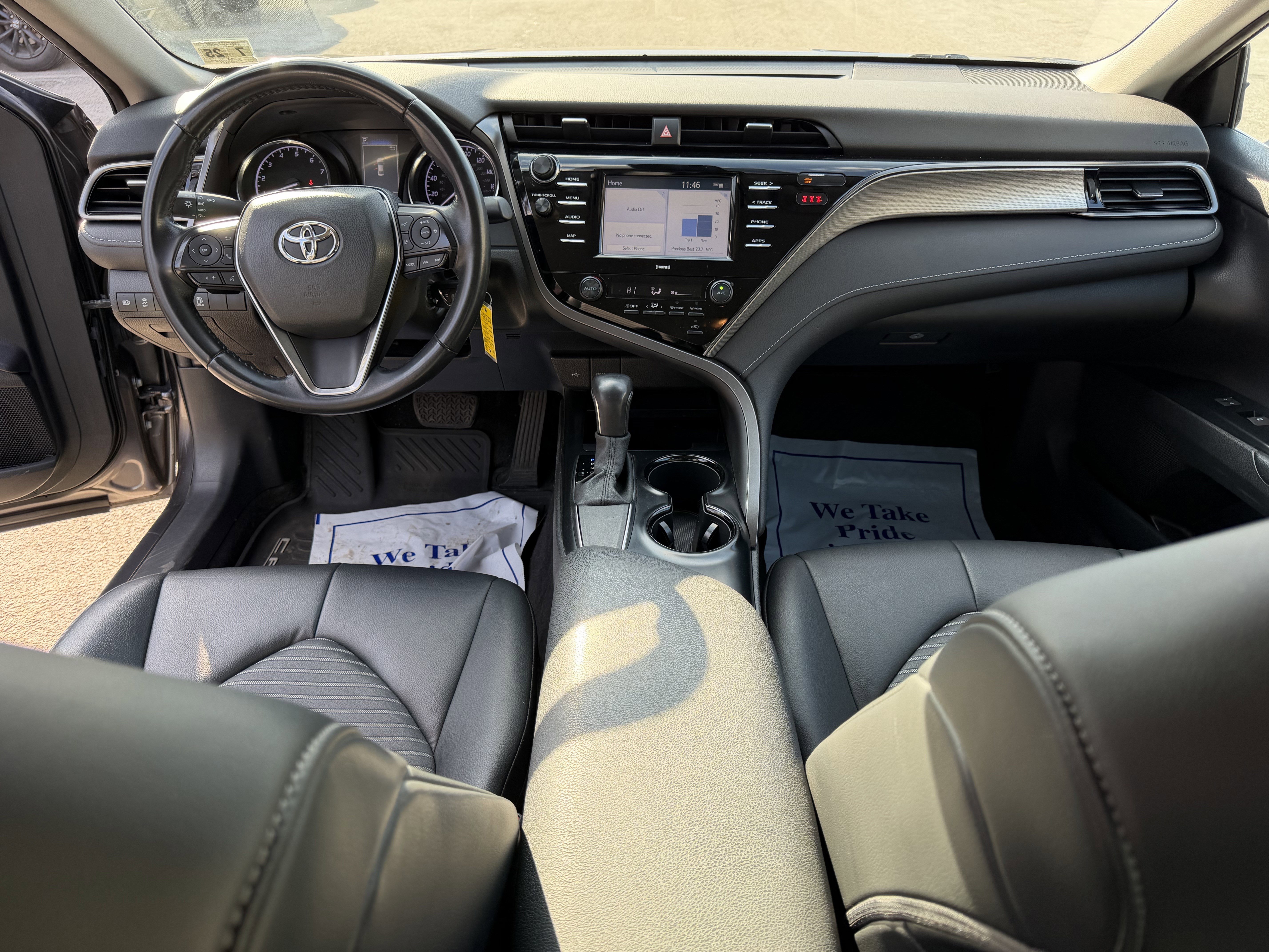 Used 2020 Toyota Camry image 14