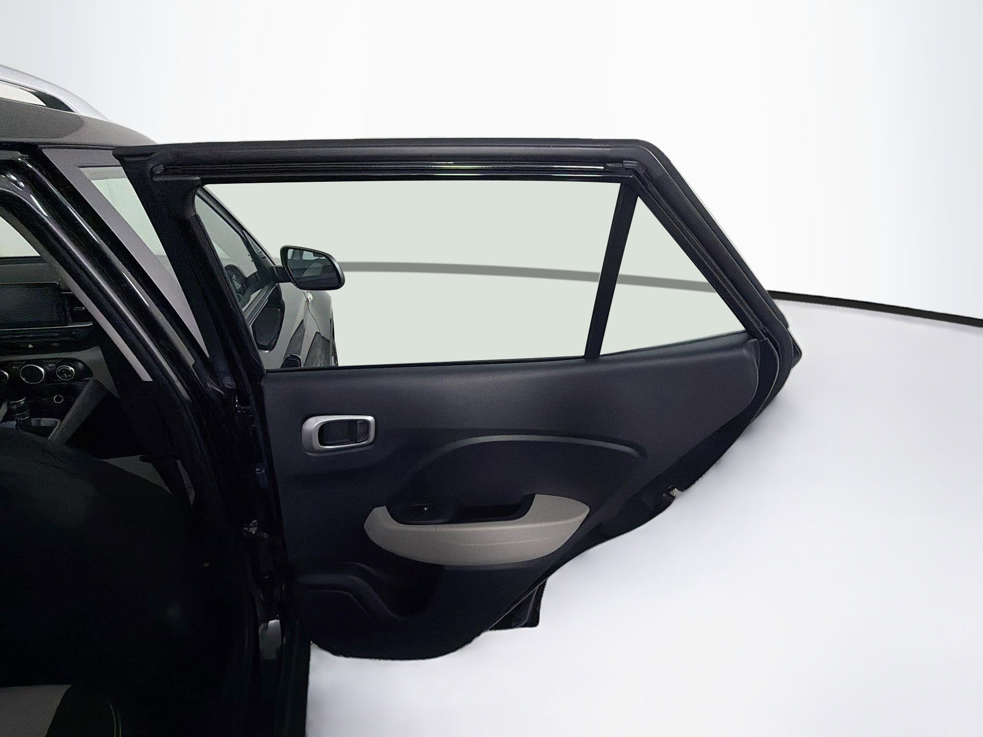 Used 2025 Hyundai Venue SEL FWD image 28