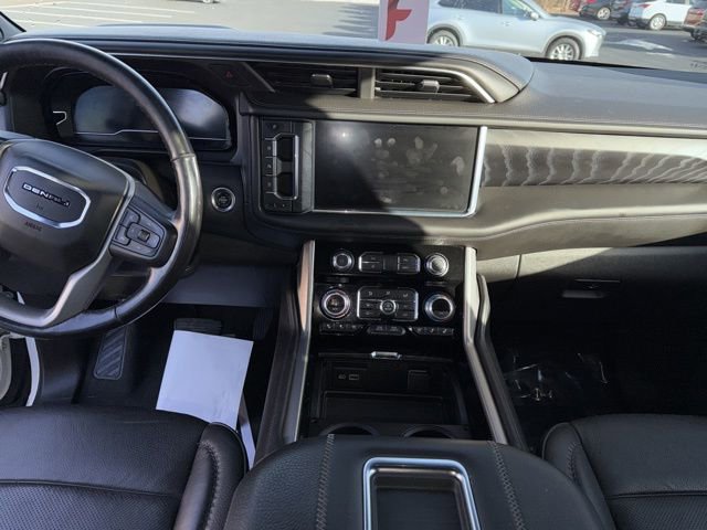 Used 2022 GMC Yukon XL Denali image 13