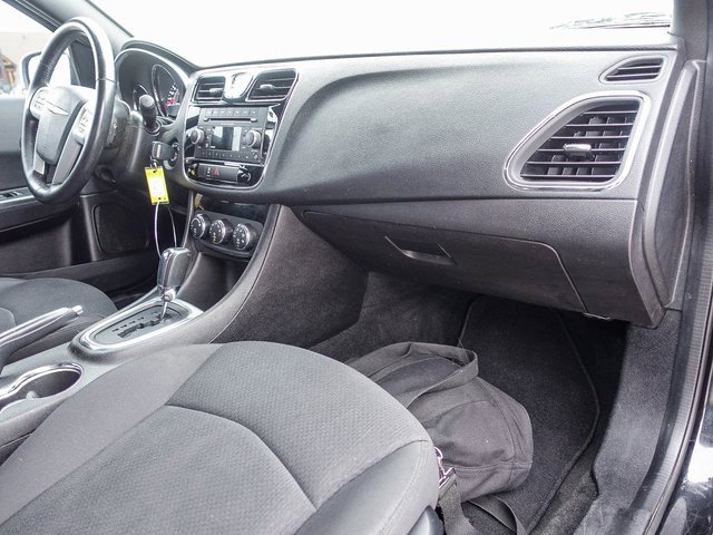 Used 2014 Chrysler 200 Touring image 11