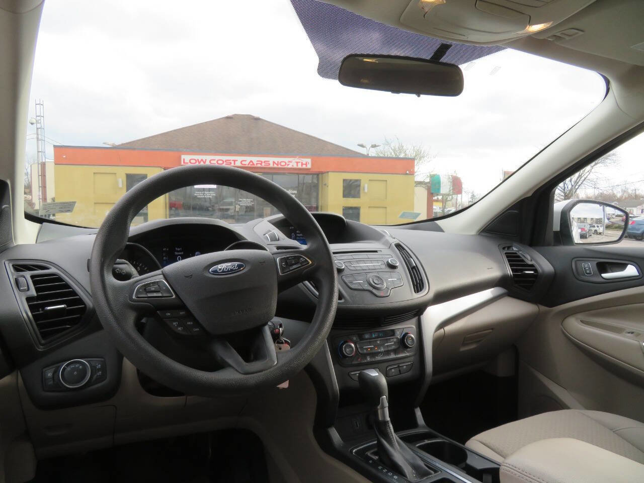 Used 2017 Ford Escape SE w/ SE Cold Weather Package image 5