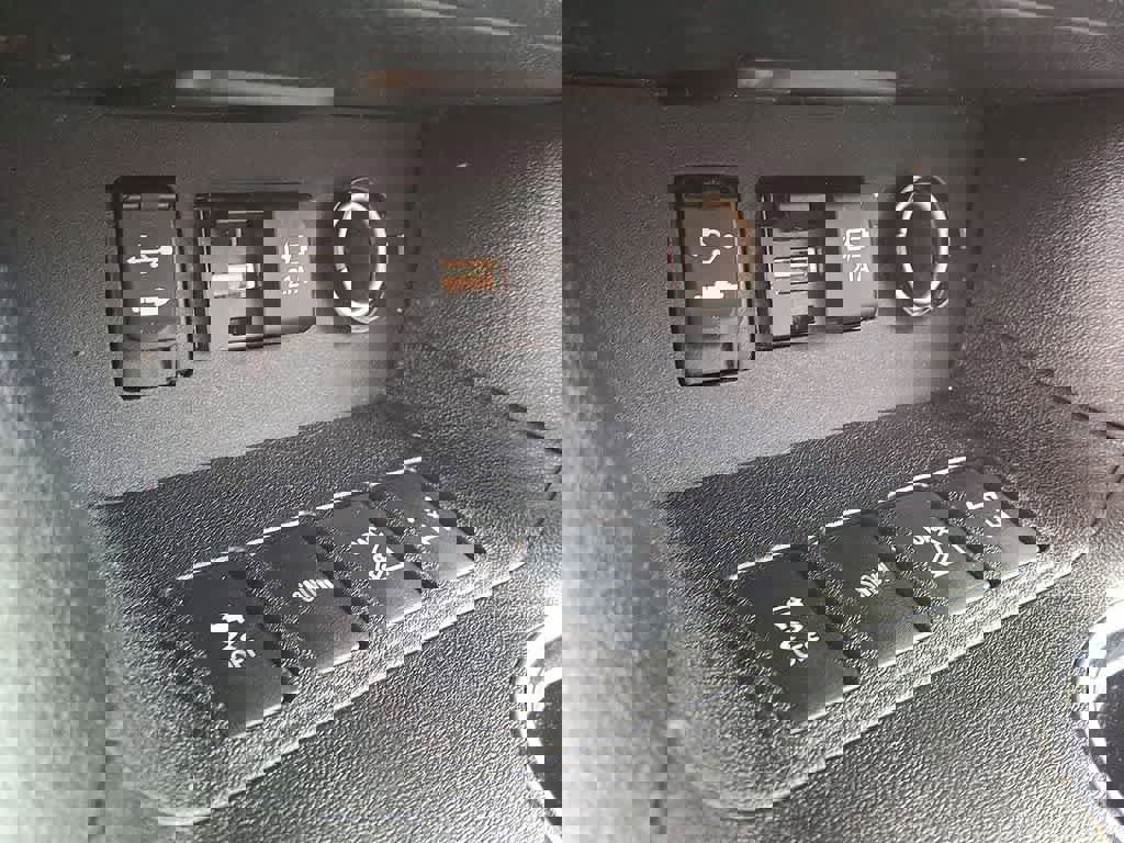 Used 2019 Toyota Highlander LE image 19