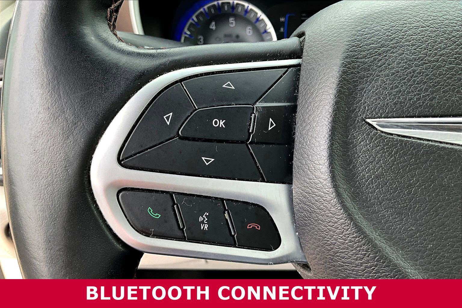 Used 2018 Chrysler Pacifica Touring-L image 12