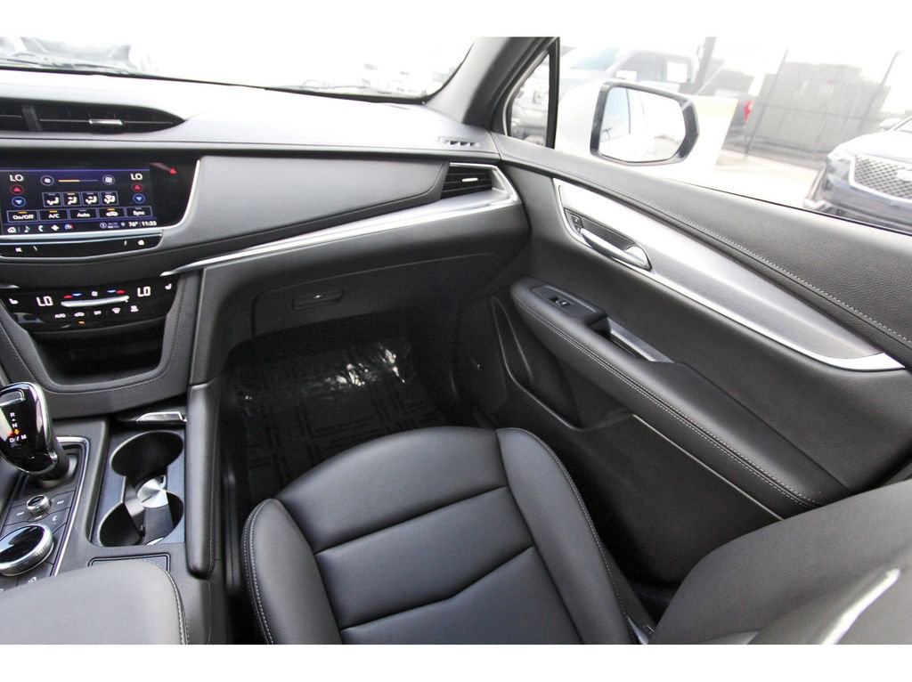 Certified 2025 Cadillac XT5 Luxury image 10