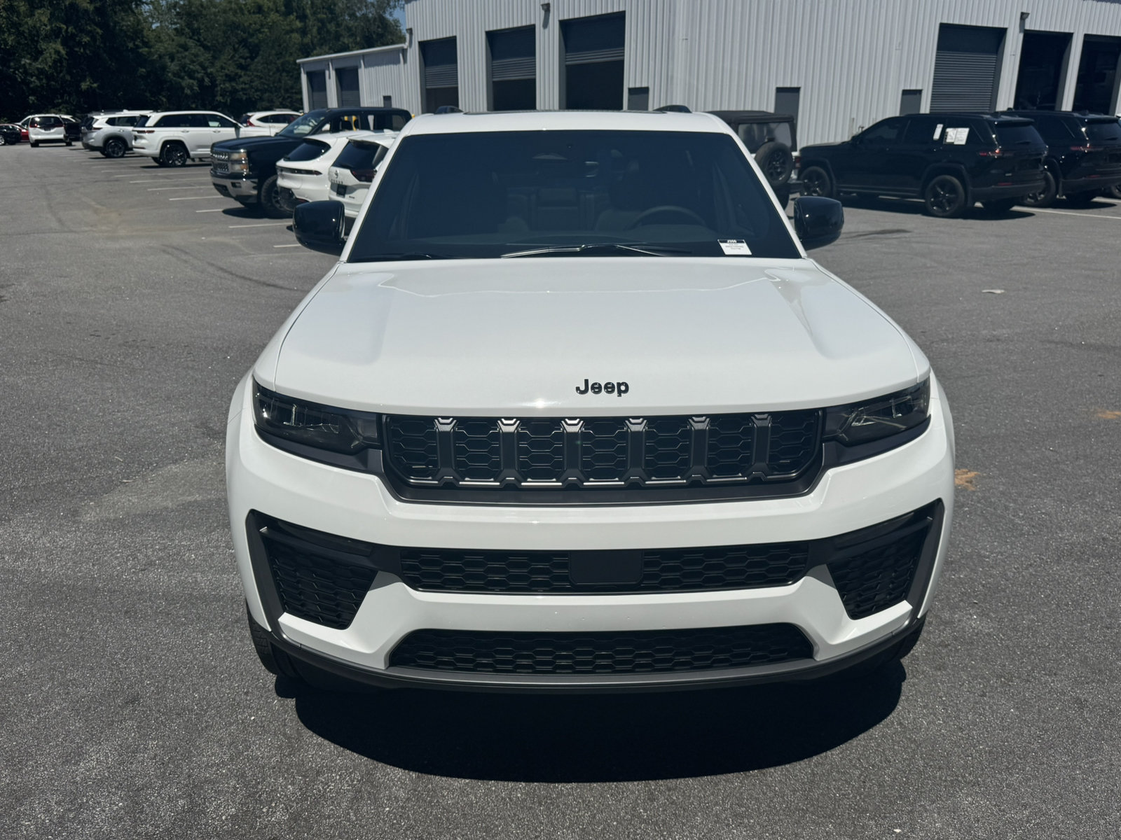 New 2026 Jeep Grand Cherokee Limited w/ Limited Altitude Package AWD/4WD image 2