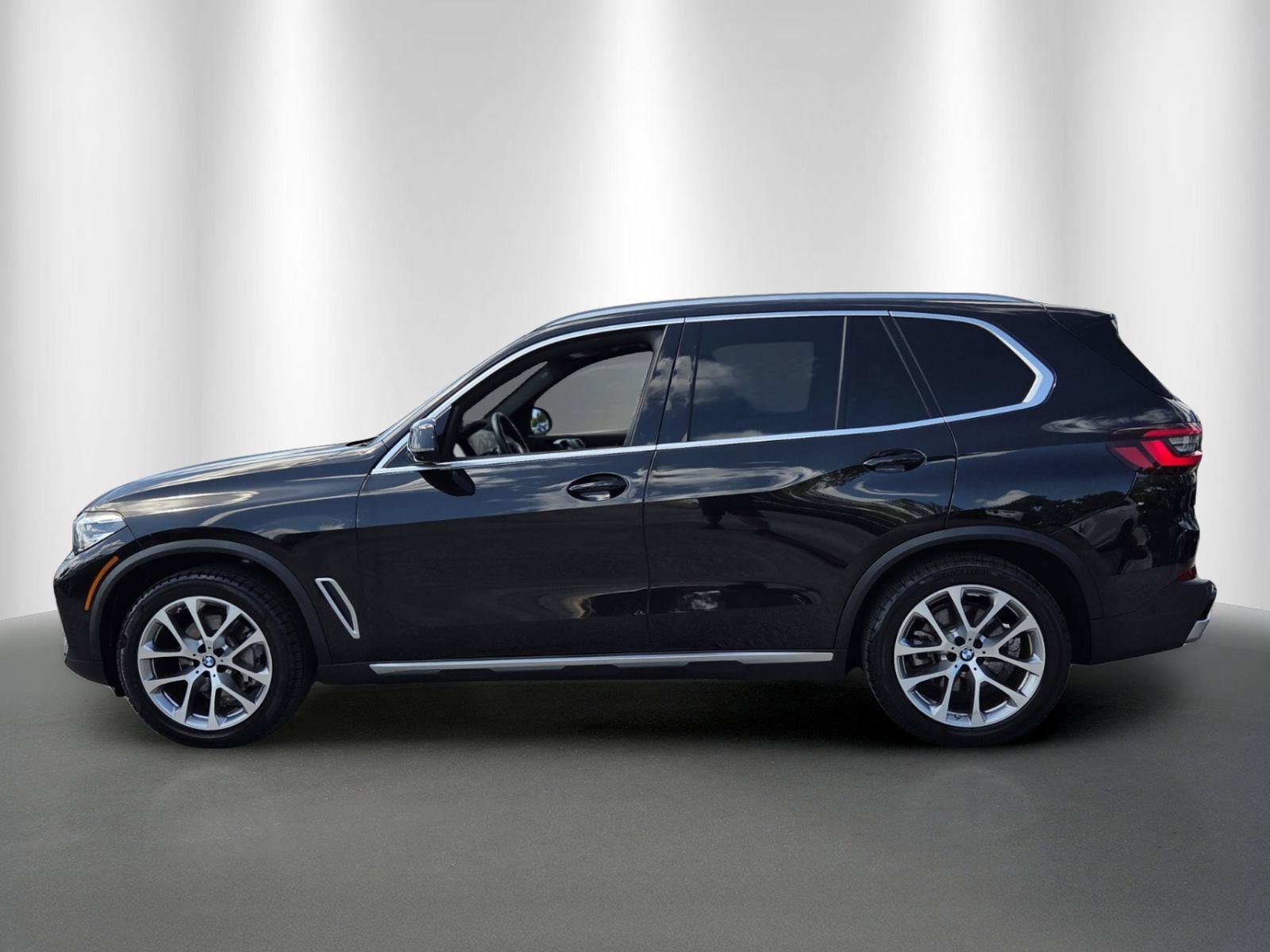 Used 2023 BMW X5 xDrive40i w/ Premium Package AWD/4WD image 4